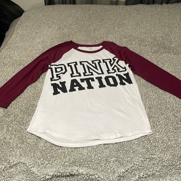 Ladies Pink Victoria Secret l/s top with Pink Nation lettering in front Sz M - Picture 1 of 10